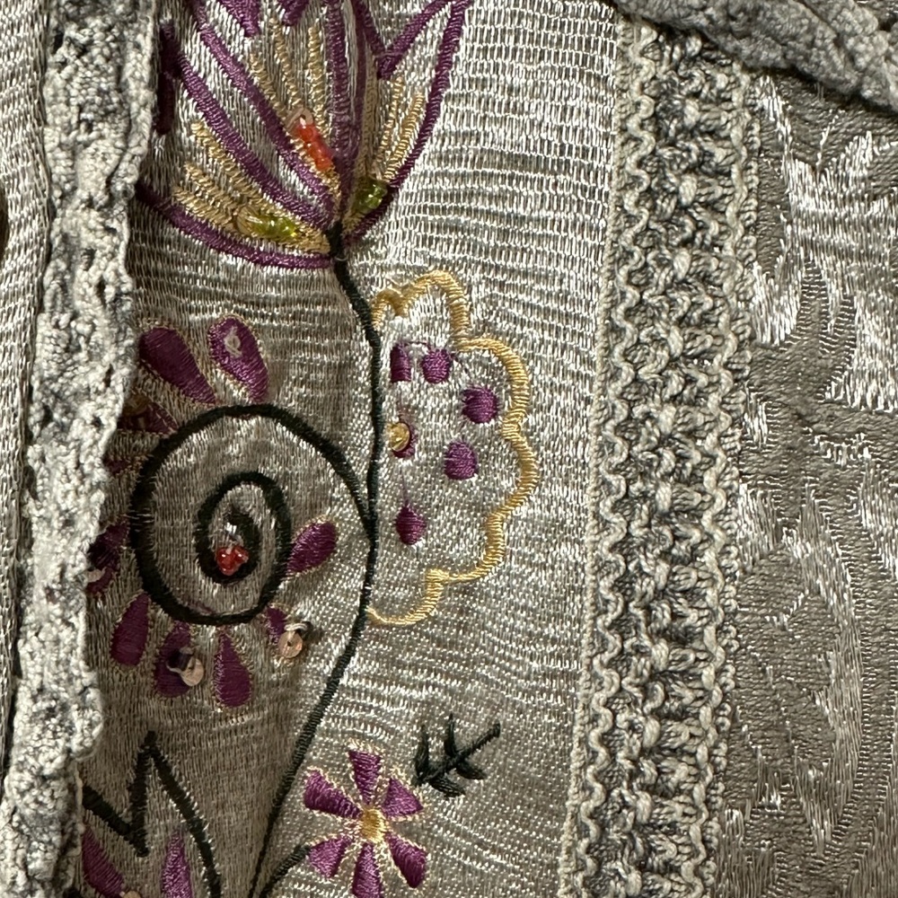 Flashback Couture Embroidered Vest - Picture 7 of 9